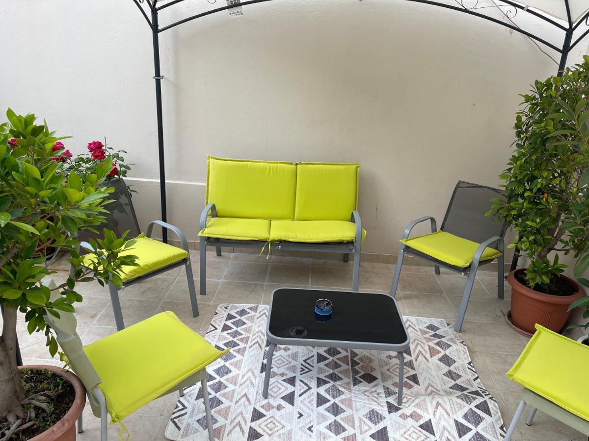 Cozy Minimal Apartment Piraeus Bagian luar foto