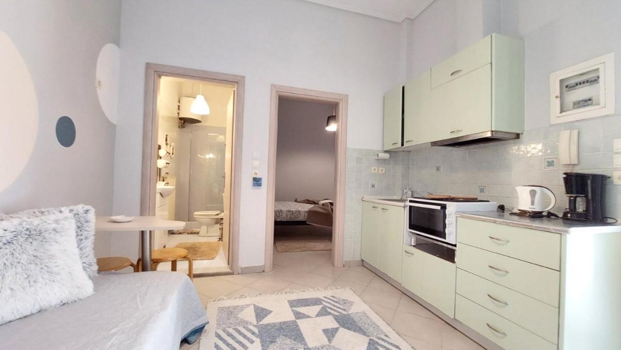 Cozy Minimal Apartment Piraeus Bagian luar foto