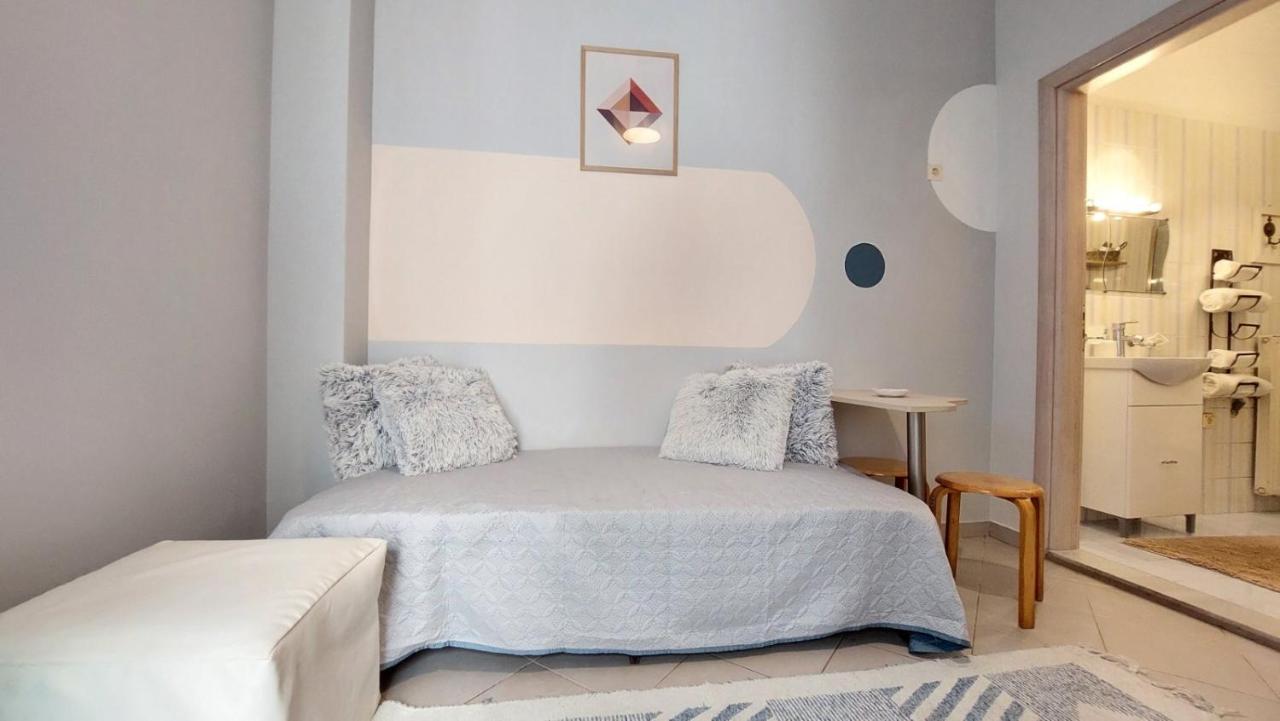 Cozy Minimal Apartment Piraeus Bagian luar foto