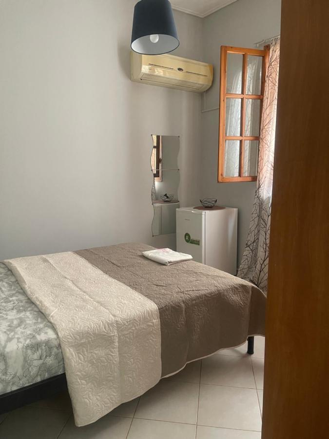 Cozy Minimal Apartment Piraeus Bagian luar foto
