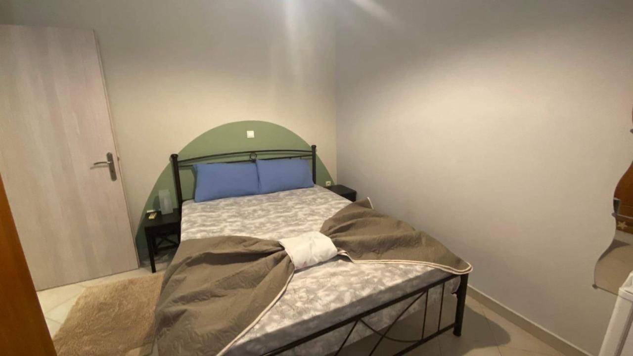 Cozy Minimal Apartment Piraeus Bagian luar foto