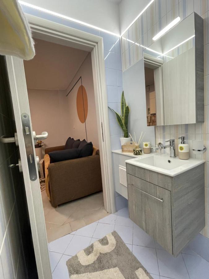 Cozy Minimal Apartment Piraeus Bagian luar foto